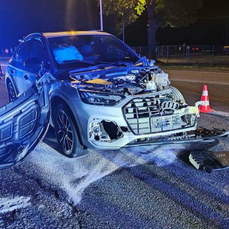 Nastolatek w Audi chciał wyprzedzić ciągnik. Skończyło się zderzeniem [ZDJĘCIA]