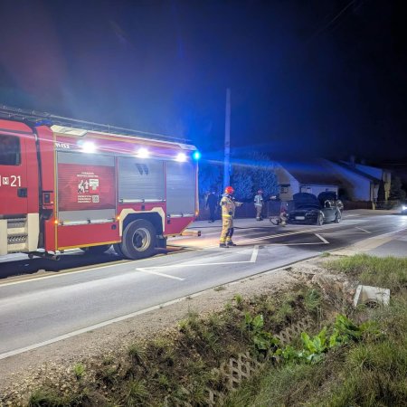 Groźne chwile na Słonecznej. Spod BMW nagle zaczął wydobywać się dym [ZDJĘCIA]