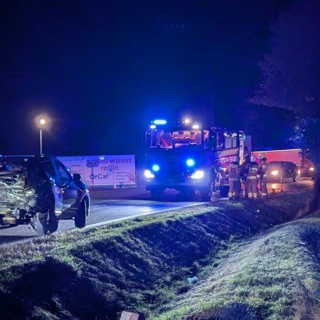 Wypadek! Zderzenie dwóch aut na ruchliwej trasie [WIDEO, ZDJĘCIA]