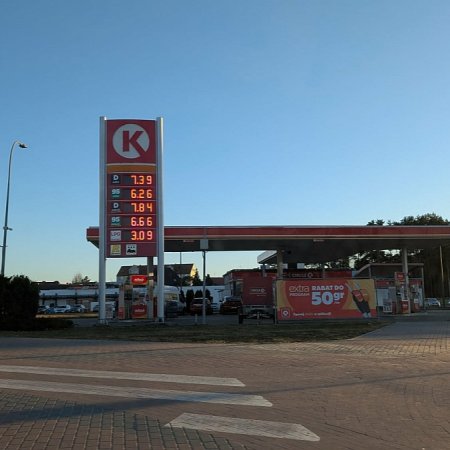 Ceny paliw oszalały! Ostrołęckie stacje reagują na wojnę – diesel drastycznie w górę [ZDJĘCIA]