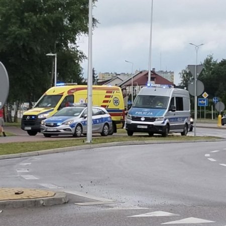 Kosztowna chwila nieuwagi. 2500 zł mandatu za błąd przy rondzie [ZDJĘCIA]