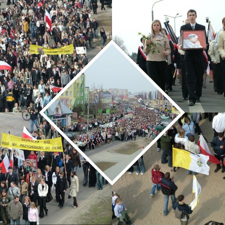 Tysiące ostrołęczan w Białym Marszu dla Jana Pawła II. Tak młodzież pożegnała papieża Polaka [ZDJĘCIA]