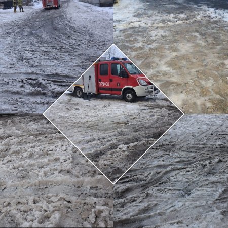Nietypowa interwencja strażaków. Śnieg blokował dojazd karetek [ZDJĘCIA]