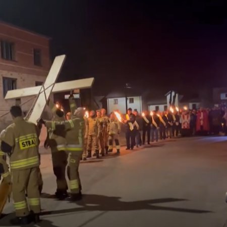 Droga krzyżowa. Wierni wyszli na ulice w czasie Wielkiego Postu [WIDEO]
