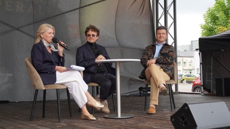 „Kawa z Gwiazdą” na Ostrołęckich Operaliach. Za nami przedpołudniowe spotkanie z artystami [ZDJĘCIA, WIDEO]