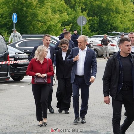 Tusk odpowiedział politykom PiS. "Kolej powinna łączyć" [WIDEO, ZDJĘCIA]
