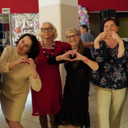 Najpierw wiedza, potem taniec. Potańcówka seniorów w Bistro Do Syta [ZDJĘCIA, WIDEO]