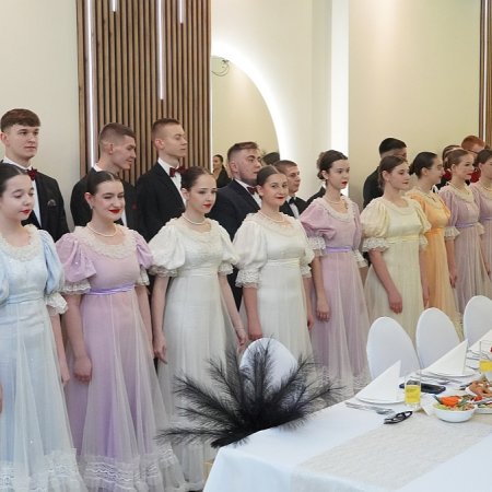 Wyjątkowa studniówka maturzystów z Goworowa [WIDEO, ZDJĘCIA]