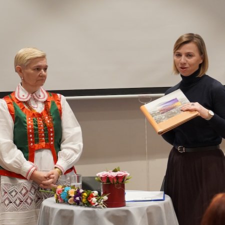 „W niedzielę po kościele” w ostrołęckim muzeum. Elżbieta Cieloszczyk gościem pierwszego spotkania [ZDJĘCIA, WIDEO]