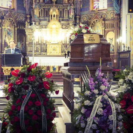 Ostatnie pożegnanie śp. Jerzego Dobka, byłego wojewody i wicemarszałka. "Z oddaniem pracował na rzecz regionu"
