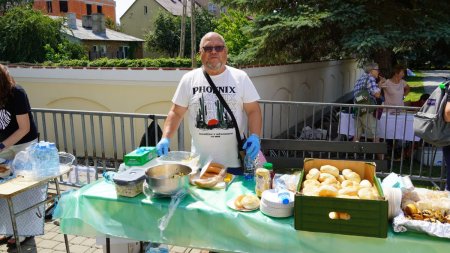 To już tradycja! Mieszkańcy Ostrołęki po raz kolejny ugościli ełckich pielgrzymów [ZDJĘCIA, WIDEO]