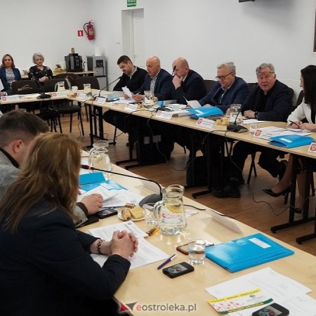 Nietypowa skarga na pracownicę szkoły w Ostrołęce. Rada miasta zajęła stanowisko