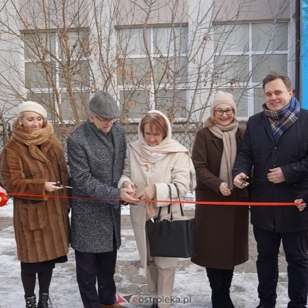 Nowy symbol na wjeździe do Ostrołęki. Mural Adama Chętnika oficjalnie odsłonięty! [ZDJĘCIA, WIDEO]