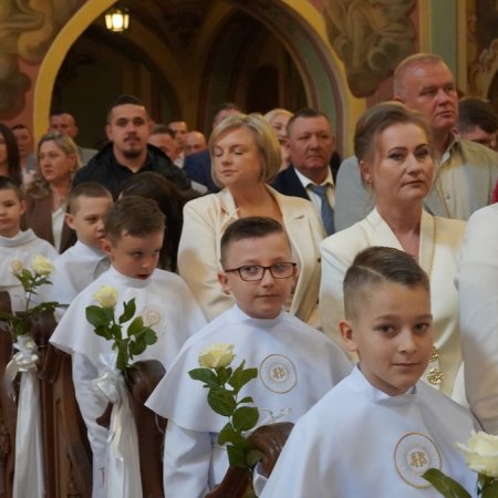 Pierwsza Komunia Święta w ostrołęckim klasztorze. Kolejne dzieci przystąpiły do sakramentu [WIDEO, ZDJĘCIA]