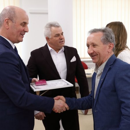 Gmina Lelis z medalem na 80-lecie LZS. Sportowa pasja doceniona! [ZDJĘCIA]