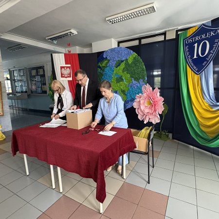 Egzamin ósmoklasisty: Czas start! Pierwsze starcie z językiem polskim [ZDJĘCIA]