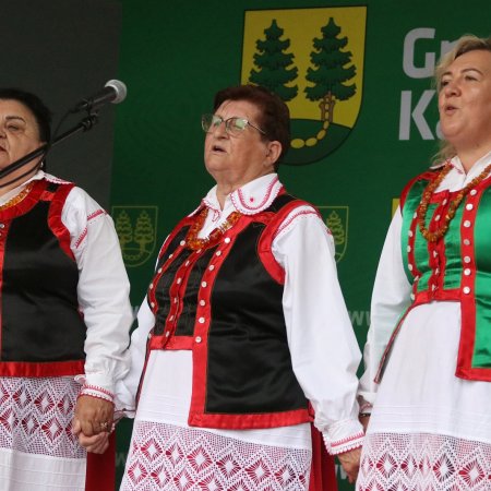 Tak się bawią w Kadzidle. Panie z KGW rządzą na scenie! [WIDEO, ZDJĘCIA]