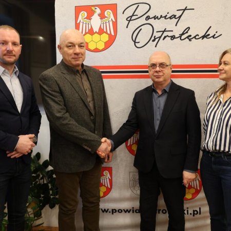 Remont pomieszczeń w ZSP w Kadzidle. Podpisano umowę