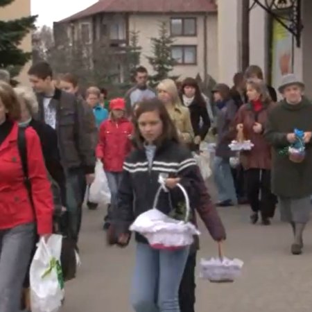 Nagranie z Wielkanocy w Ostrołęce sprzed lat. Czy odnajdziecie siebie na filmie? [WIDEO]