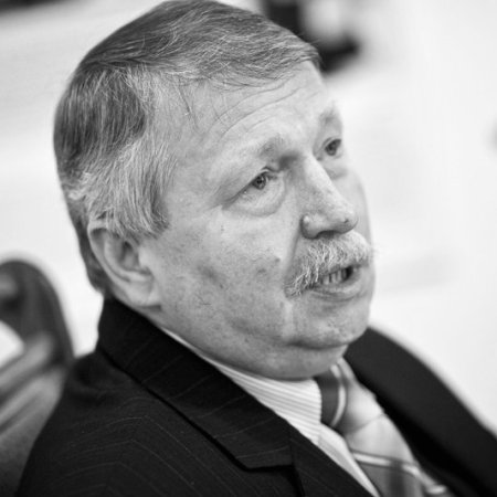 Zmarł Stanisław Podmostko. Były wojewoda ostrołęcki i adwokat miał 78 lat