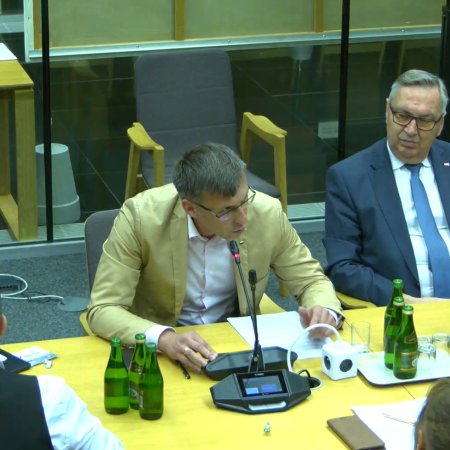 Poseł Grabowski o dostępności do lekarzy dla seniorów. "To już, nie za rok, za dwa, za trzy" [WIDEO]