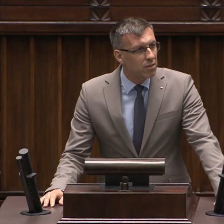 „Mieszkańcy na to czekają”. Poseł Grabowski w Sejmie pytał o kolej [WIDEO]