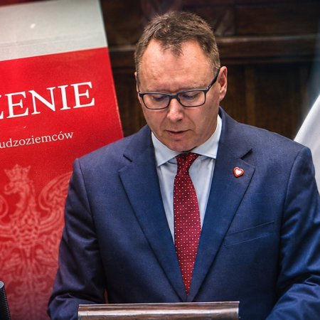 „Decyzja odważna, ale słuszna”. Poseł Popielarz staje po stronie władz Ostrołęki