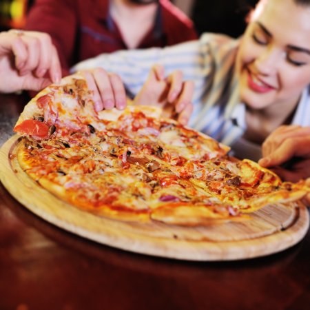 Domino's Pizza Ostrołęka – adres, menu i dostawa [wszystko, co musisz wiedzieć]