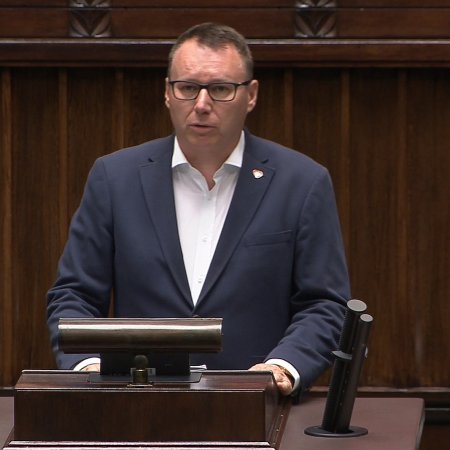 „Za oszustwo powinien odpowiadać oszust, a nie jego ofiara”. Poseł Mariusz Popielarz o ustawie pomocowej [WIDEO]