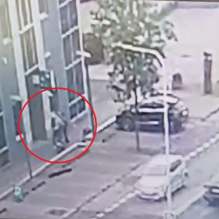 Sprawa z Ostrołęki poruszyła internautów. „Chodnik jest dla pieszych!" [WIDEO]