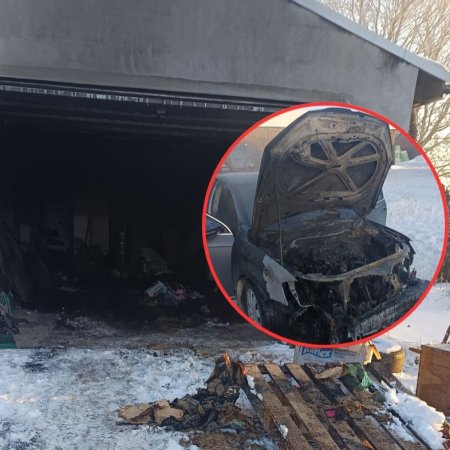 Awaria auta doprowadziła do pożaru. Ogień zniszczył garaż i samochód [ZDJĘCIA]