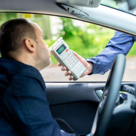 Zamówił przejazd przez aplikację. Nie uwierzysz, w jakim stanie był kierowca!