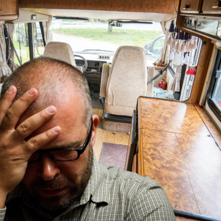 Chciał kupić kampera przez internet, kasa przepadła. "Nie działaj pod presją czasu"