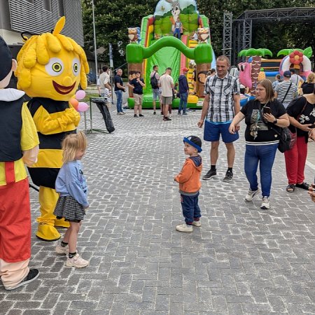 Dzień Dziecka na osiedlu Stacja w Ostrołęce. Mieszkańcy świętowali na Placu Dworcowym [WIDEO, ZDJĘCIA]