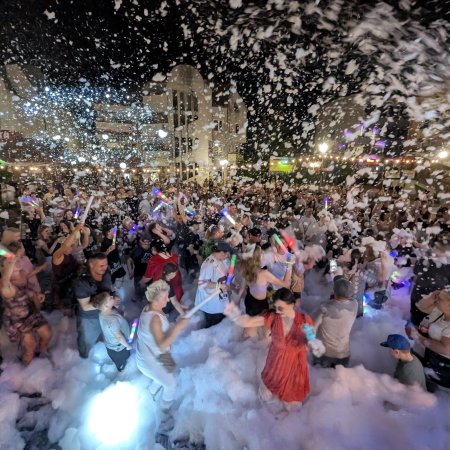 Impreza pod gwiazdami w Ostrołęce! Wielka dyskoteka i piana party! [WIDEO, ZDJĘCIA]