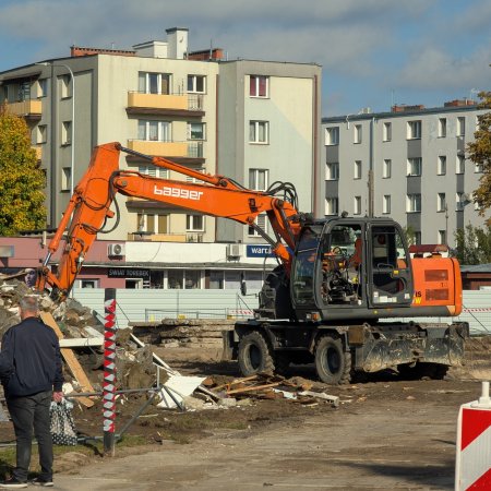 Koniec z dworcem jak z poprzedniej epoki! W Ostrołęce trwa wielka budowa!