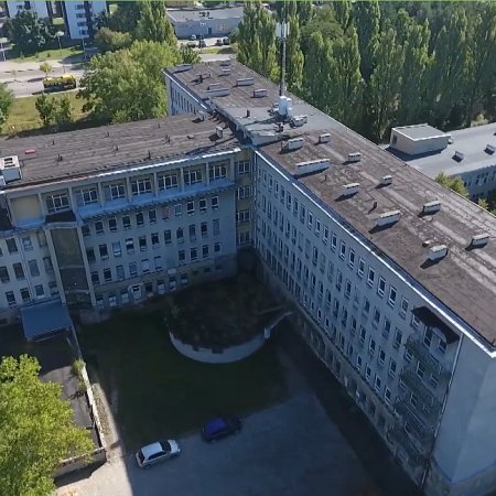 Hałas, śmigłowce i wybuchy przy starym szpitalu. Co działo się w Ostrołęce?