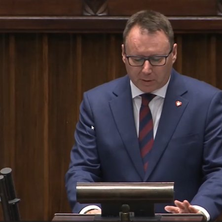Poseł Popielarz z sejmowej mównicy: "Stoimy w obliczu demograficznego tsunami" [WIDEO]