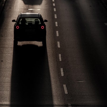 Fikcyjne umowy sprzedaży aut. Akt oskarżenia objął 25 osób