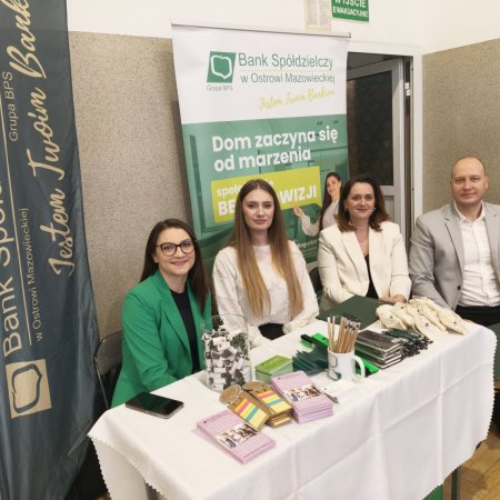 Dzień Handlowca i Ekonomisty. Wielkie Święto Biznesu w ZSZ Nr 4 w Ostrołęce [ZDJĘCIA]