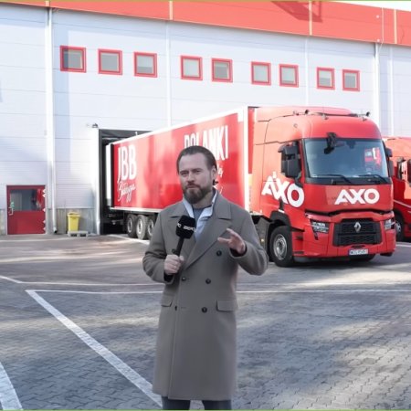 Technologiczny kosmos w sercu powiatu ostrołęckiego. Krzysztof Stanowski z wizytą w zakładach JBB Bałdyga w Łysych [WIDEO]