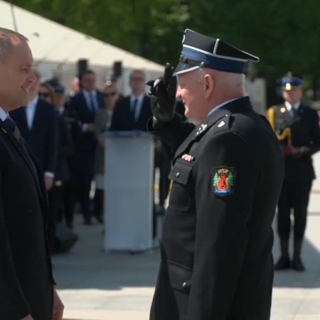 Wyjątkowe wyróżnienie. Prezydent Nawrocki odznaczył strażaka z gminy Kadzidło