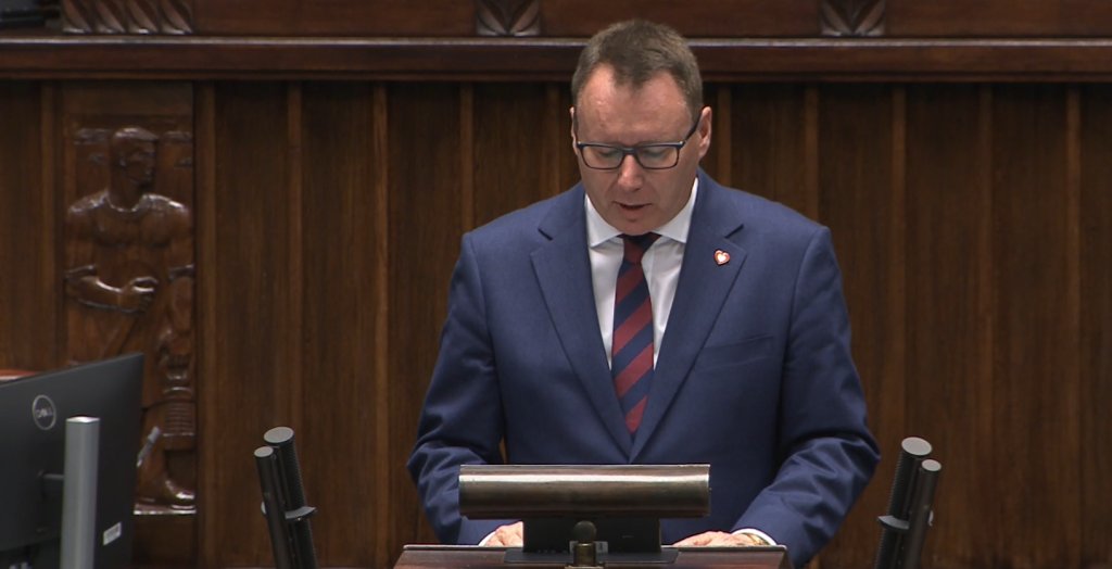 Nowe przepisy o pomocy społecznej? Popielarz: Kończymy z fikcją i chaosem [WIDEO]