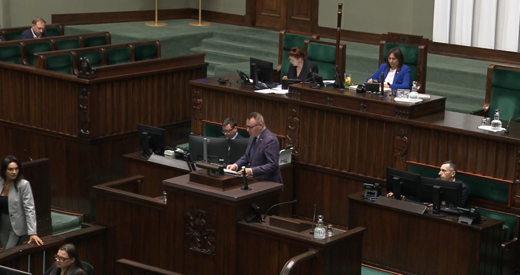 Łatwiejsze przyłączenie do sieci energetycznej? Popielarz: "To dobry projekt" [WIDEO]