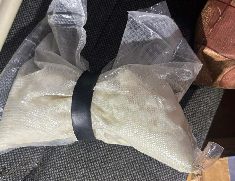 Mefedron i metamfetamina w rękach policji. Trzy osoby usłyszały zarzuty [ZDJĘCIA]