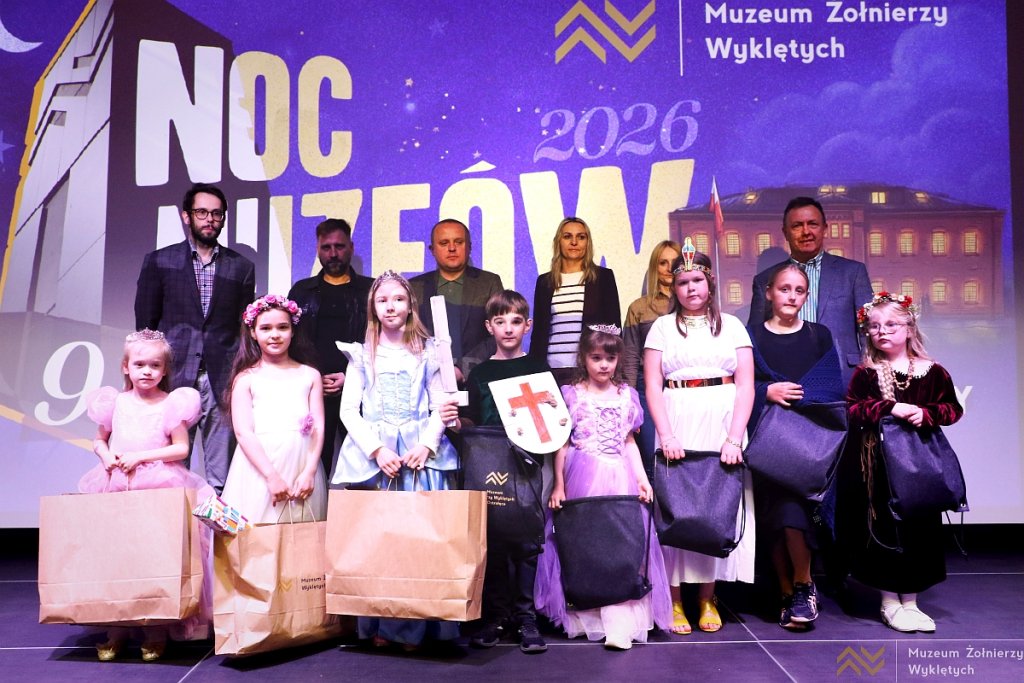 Historia w wersji nocnej. Tłumy mieszkańców na Nocy Muzeów w Ostrołęce [WIDEO, ZDJĘCIA]