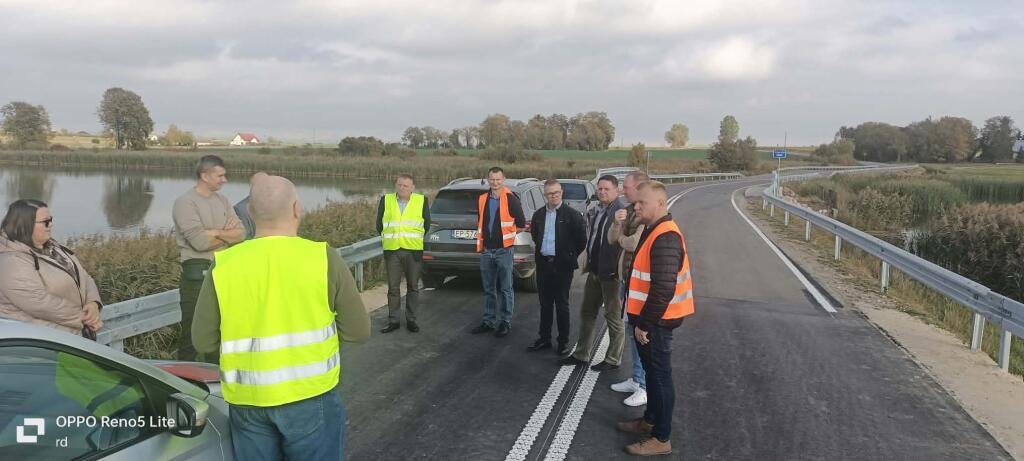 Nowa nawierzchnia i większe bezpieczeństwo. Odcinek drogi w Czerniach oficjalnie odebrany! [ZDJĘCIA]