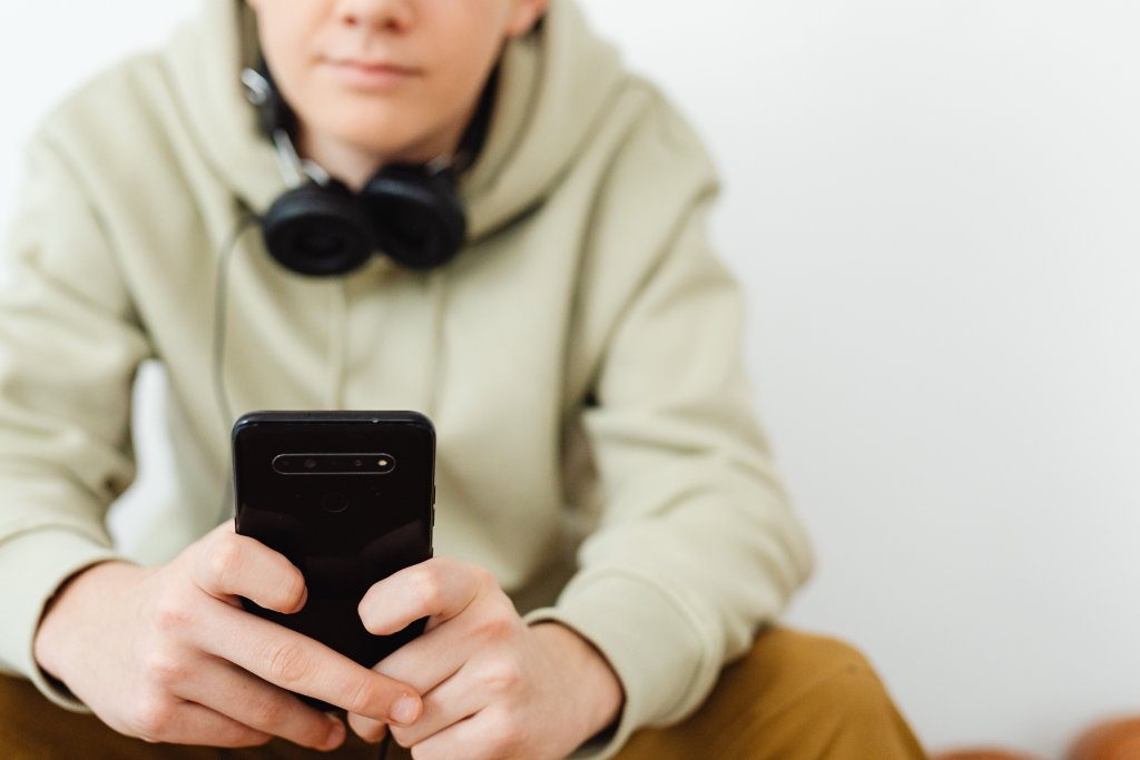 Social media dopiero od 15. roku życia? Jest pierwszy krok rządu