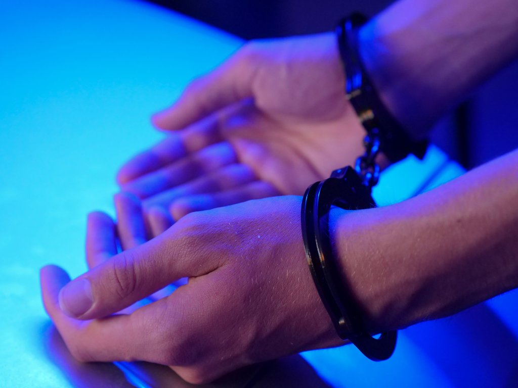 Brutalne pobicie na placu zabaw. Trzech mężczyzn z zarzutami