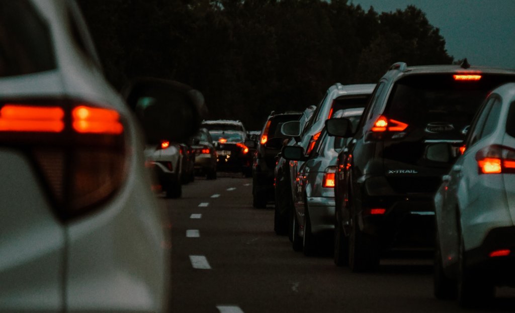 Jedziesz na cmentarz 1 listopada? Pamiętaj o zmianie organizacji ruchu